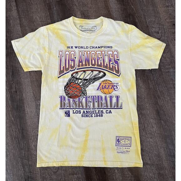 Men’s Mitchell & Ness Los Angeles Lakers 16x Champ Graphic T-shirt / Size Small - Picture 1 of 2